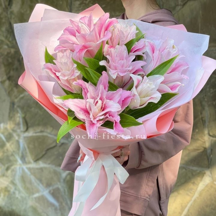 Букет пионовидных лилий №2 в Ставрополи