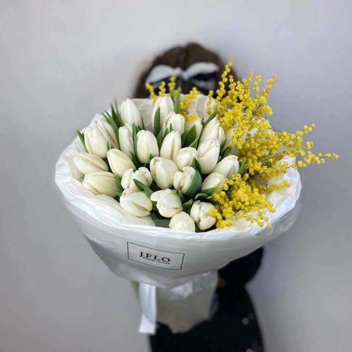 Дуо тюльпан и мимоза в Ставрополи