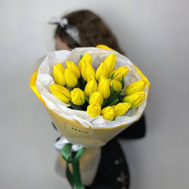  19 жёлтых тюльпанов в Ставрополи