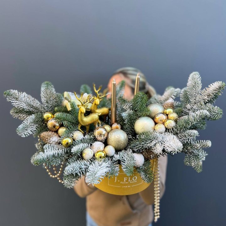 Композиция "Мери крисмас голд" в Ставрополи