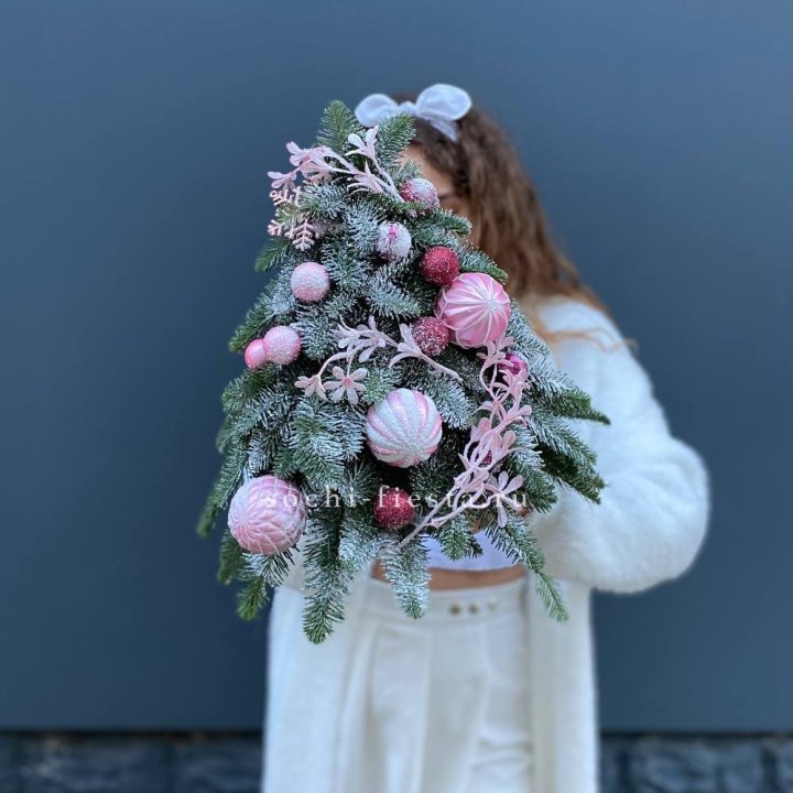 Новогодняя елочка "Розе" в Ставрополи