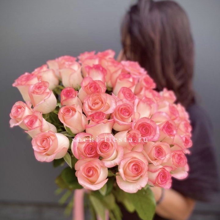 Охапка Роз Джумилия в Ставрополи