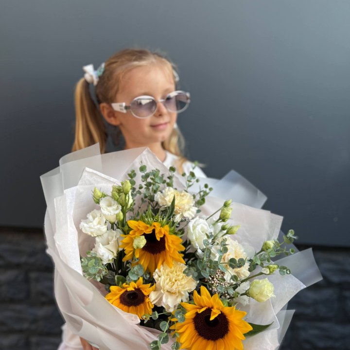  Букет  из стойких цветов с подсолнухами в Ставрополи