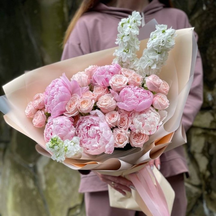 Букет с пионами №1 в Ставрополи
