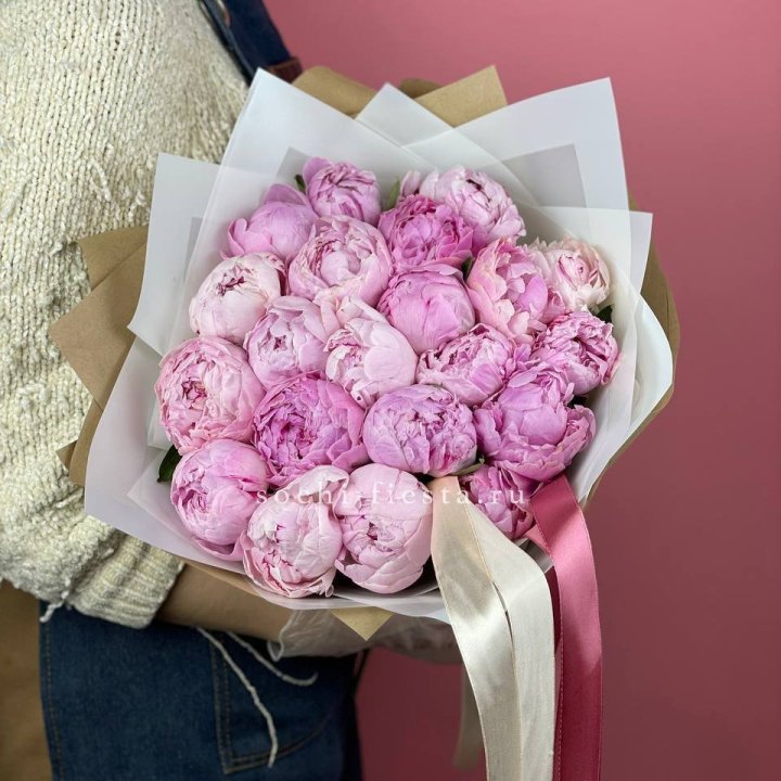 Букет из 21 пионов в Ставрополи