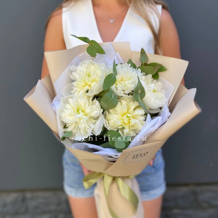  Букет белых пионов в Ставрополи