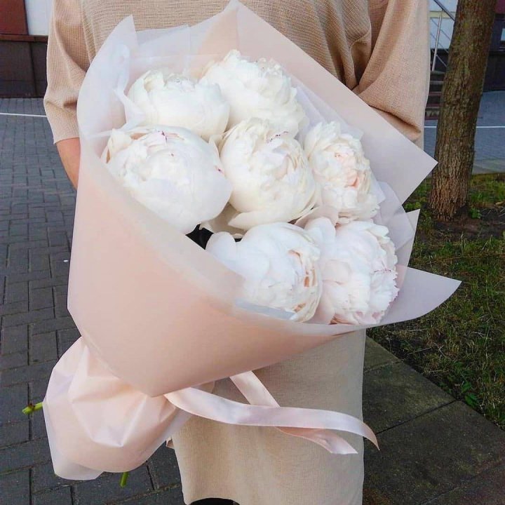 Букет белых пионов в Ставрополи