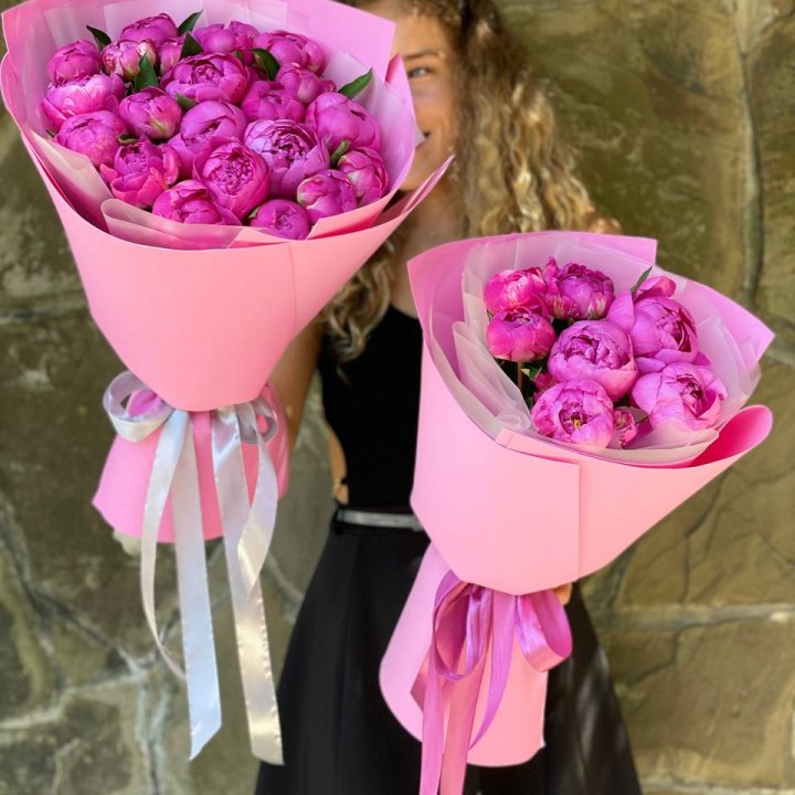 Букет ярких пионов  в Ставрополи