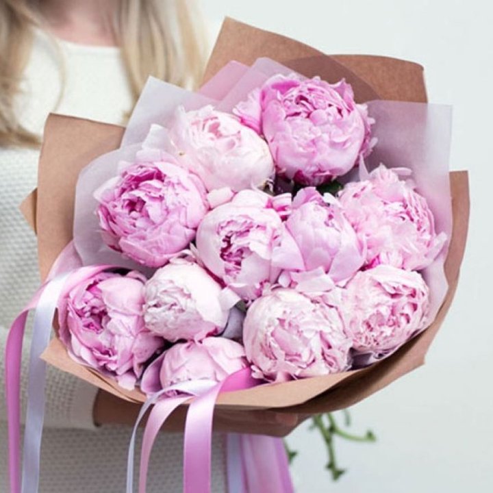 11 нежных пионов в Ставрополи