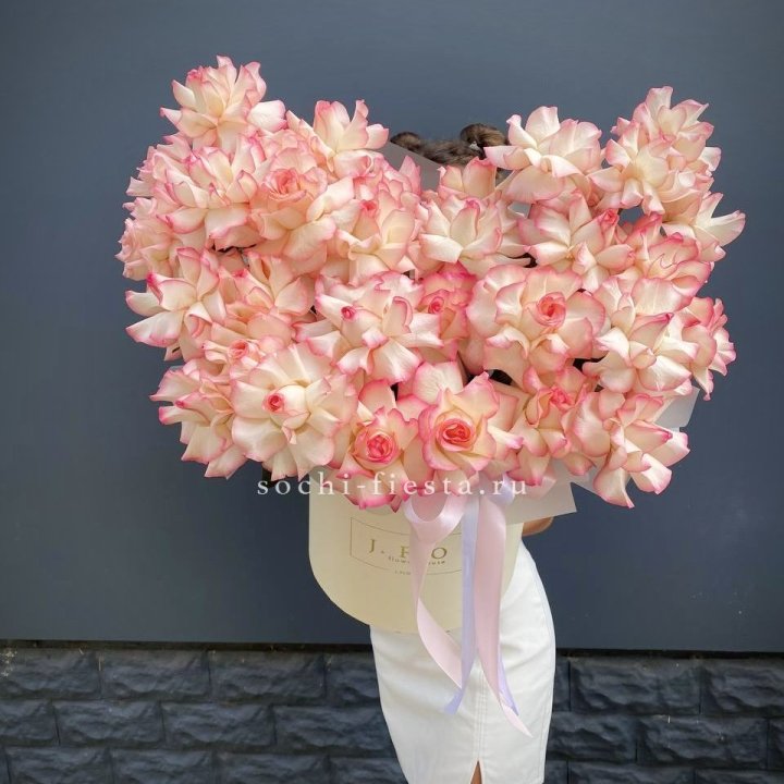 31 французская роза Джумилия в боксе в Ставрополи