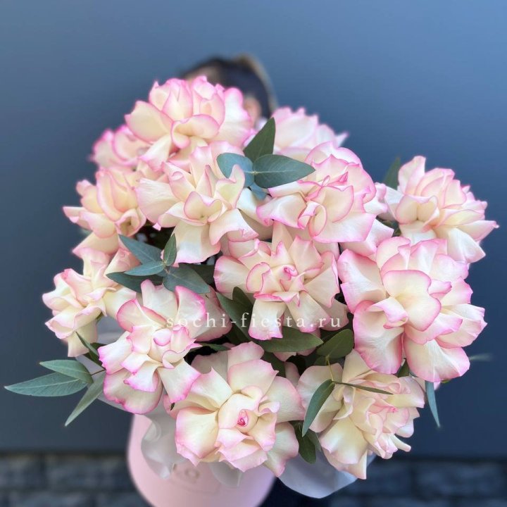 15 Французских роз Джумилия в боксе в Ставрополи