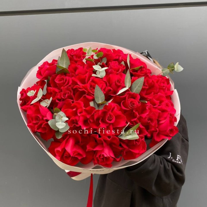 23 Красных французских роз в Ставрополи