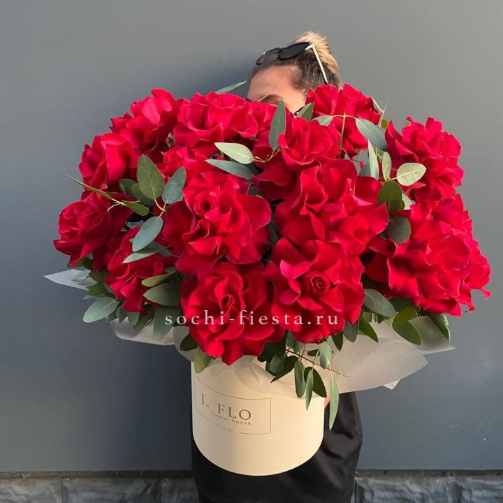 25 Французских красных роз в коробке в Ставрополи