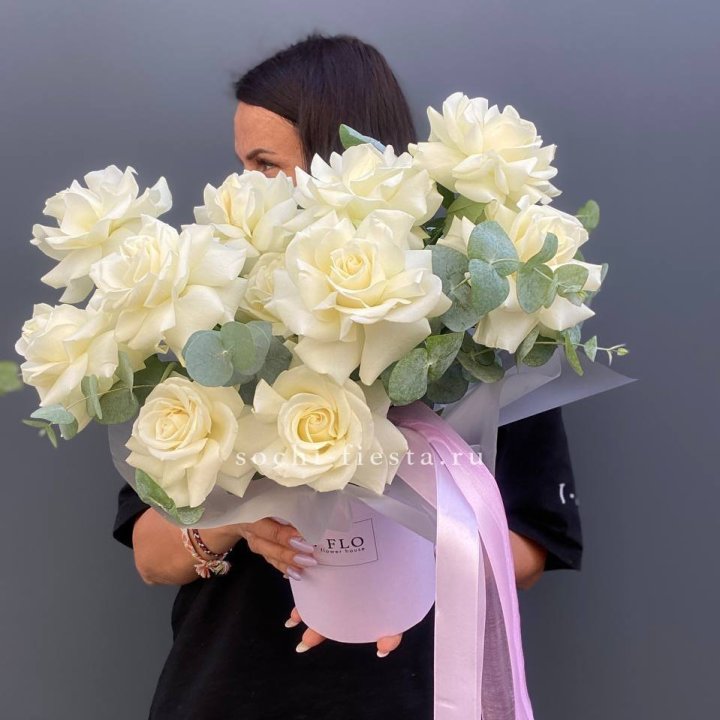 11 Французских белых роз в боксе в Ставрополи