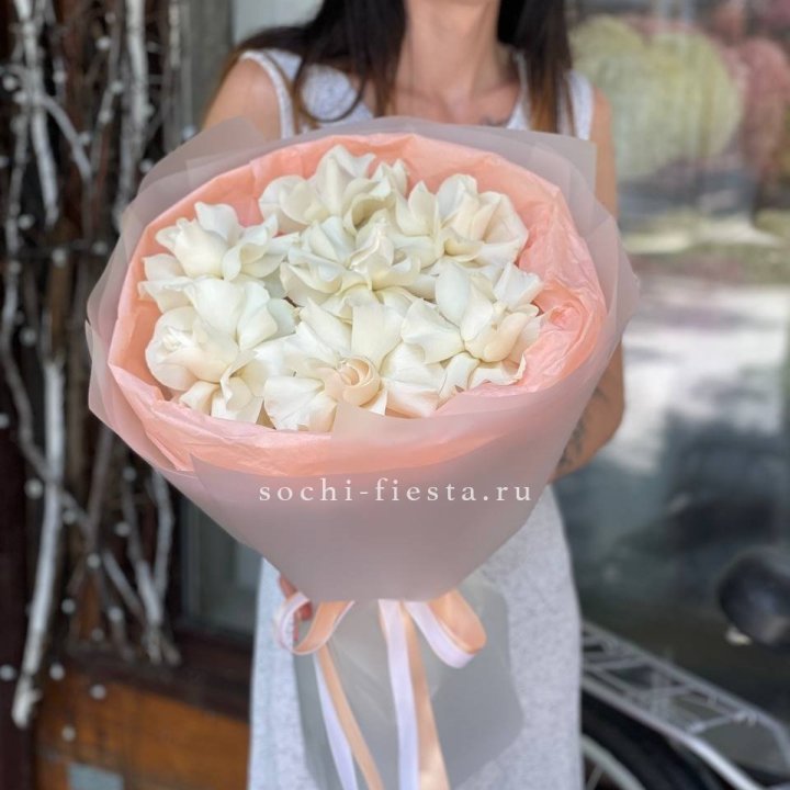 7 Белых французских роз в Ставрополи