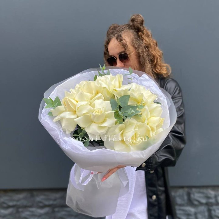 7 Белых французских роз  в Ставрополи