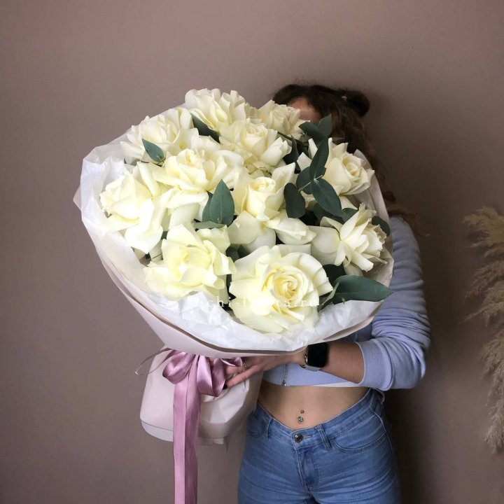 11 Белых французских роз "Вайт найс" в Ставрополи