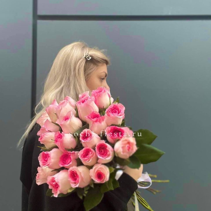  25 розовых роз в Ставрополи