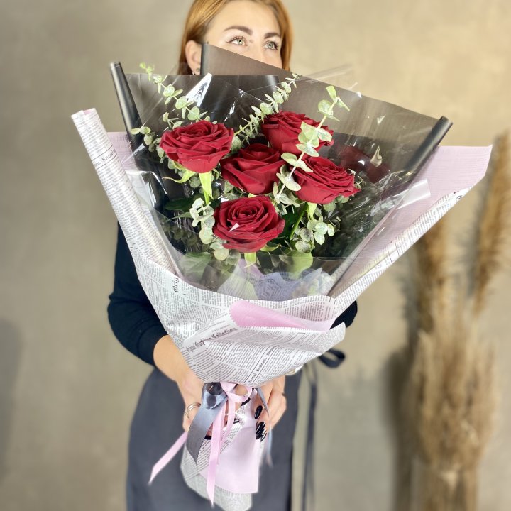 5 красных роз в Ставрополи