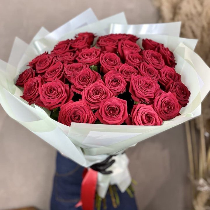 37 красных роз в Ставрополи