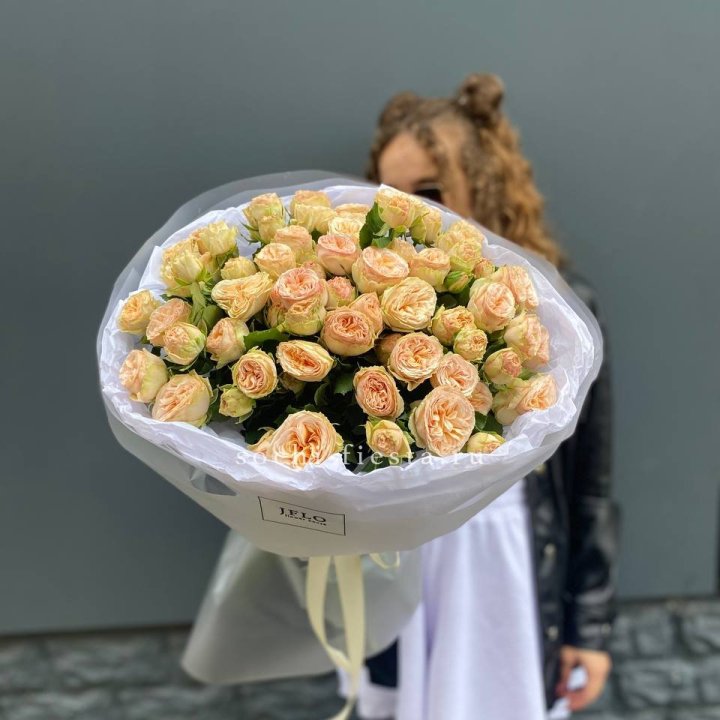 15 пионовидных роз в Ставрополи