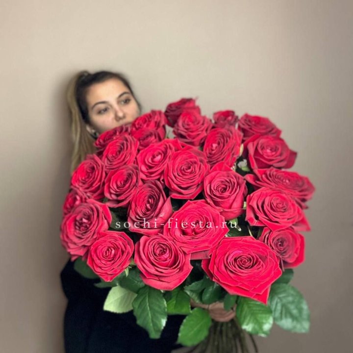25 высоких роз в Ставрополи