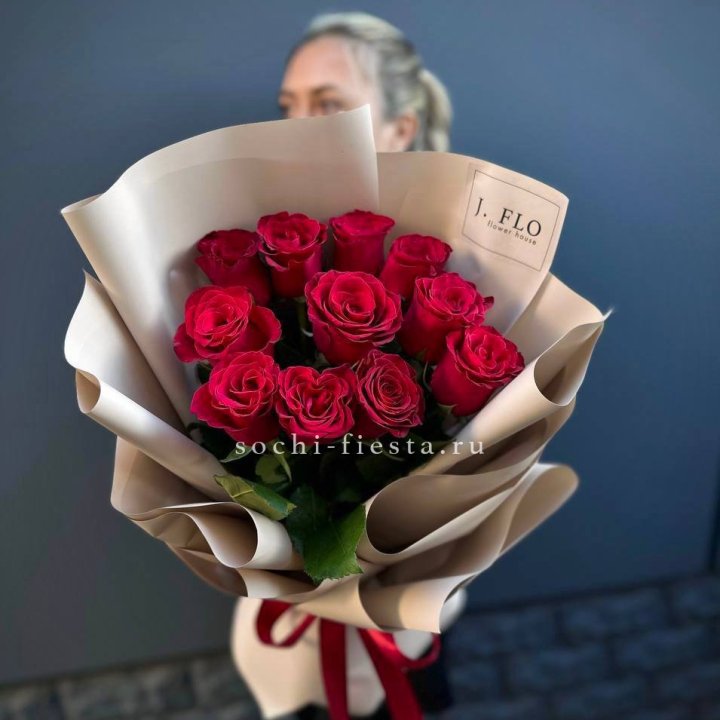 Букет красных роз "Наоми" в Ставрополи
