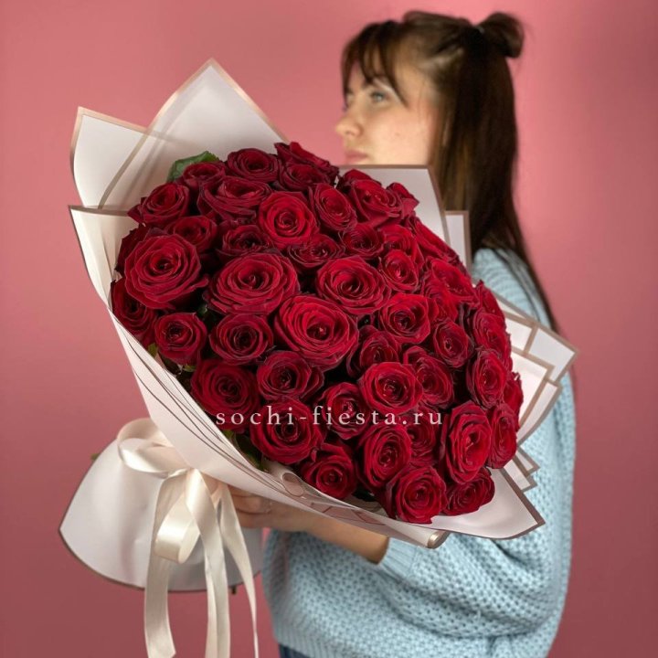 51 красная роза "Лавели" в Ставрополи