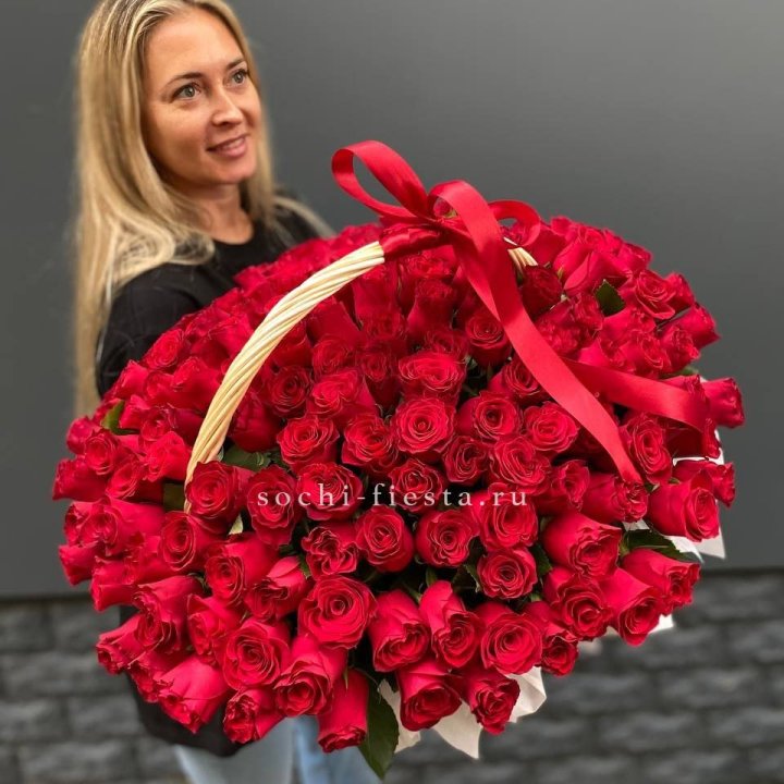 151 красная  роза в корзине в Ставрополи
