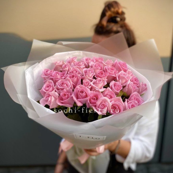 Букет розовых роз  в Ставрополи