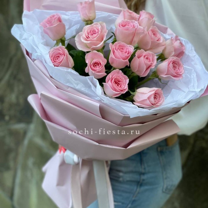 Розовые розы в авторском оформлении в Ставрополи