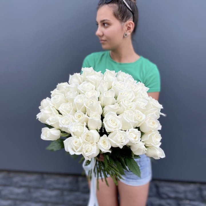 51 белая роза в Ставрополи