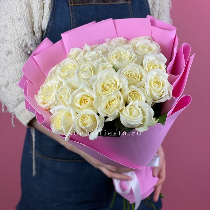 25 белых роз в Ставрополи