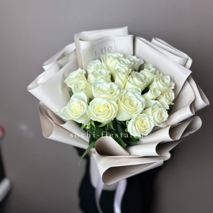 19 белых роз  в Ставрополи