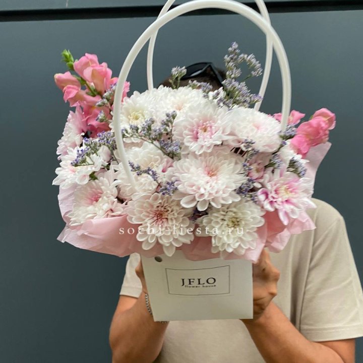 Сумочка из стойких цветов  в Ставрополи