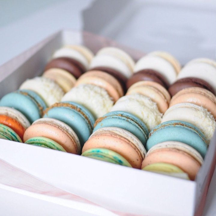 Коробка макаронс 25 шт. в Ставрополи