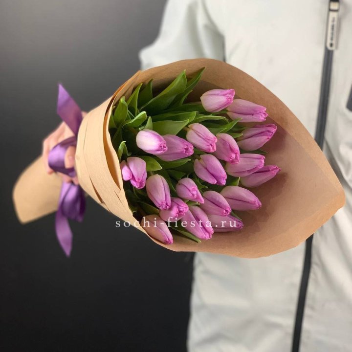 19 розовых  тюльпанов в Ставрополи