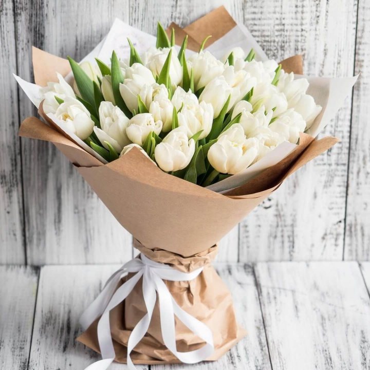 25 белых тюльпанов в Ставрополи