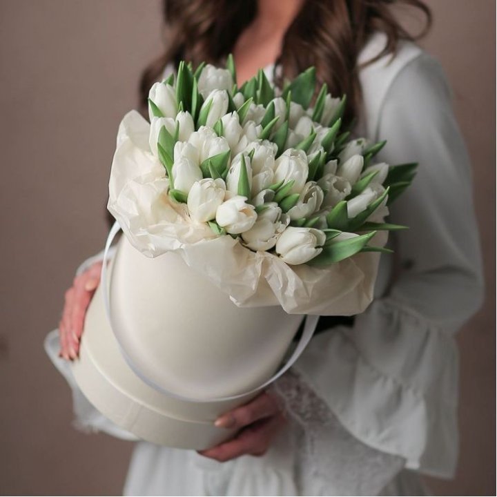 Тюльпаны в цилиндре  в Ставрополи