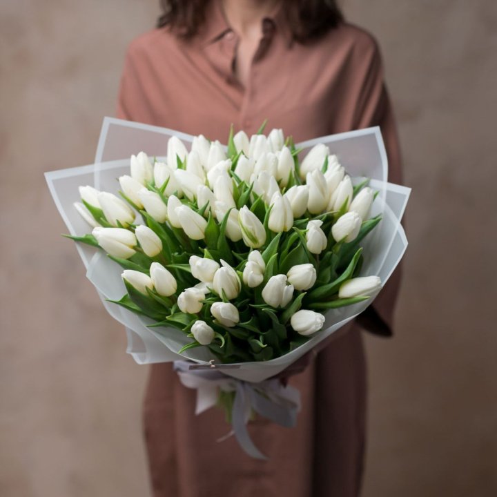 51 белый тюльпан в Ставрополи