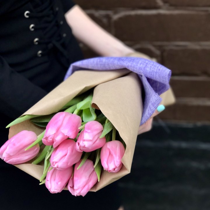 Букет розовых тюльпанов в Ставрополи