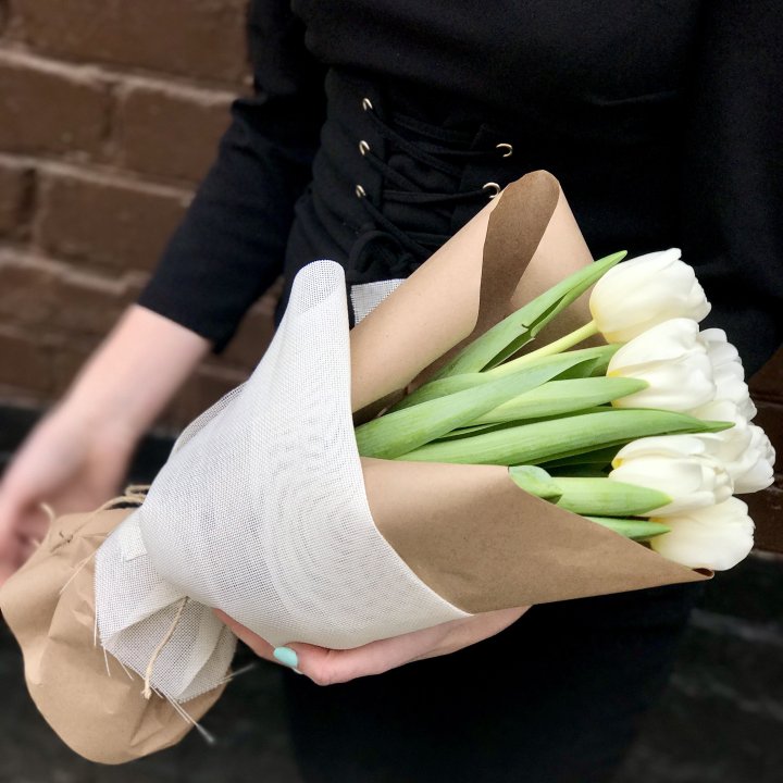 Букет белых тюльпанов в Ставрополи