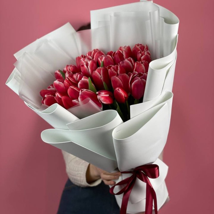 Букет красных тюльпанов в Ставрополи